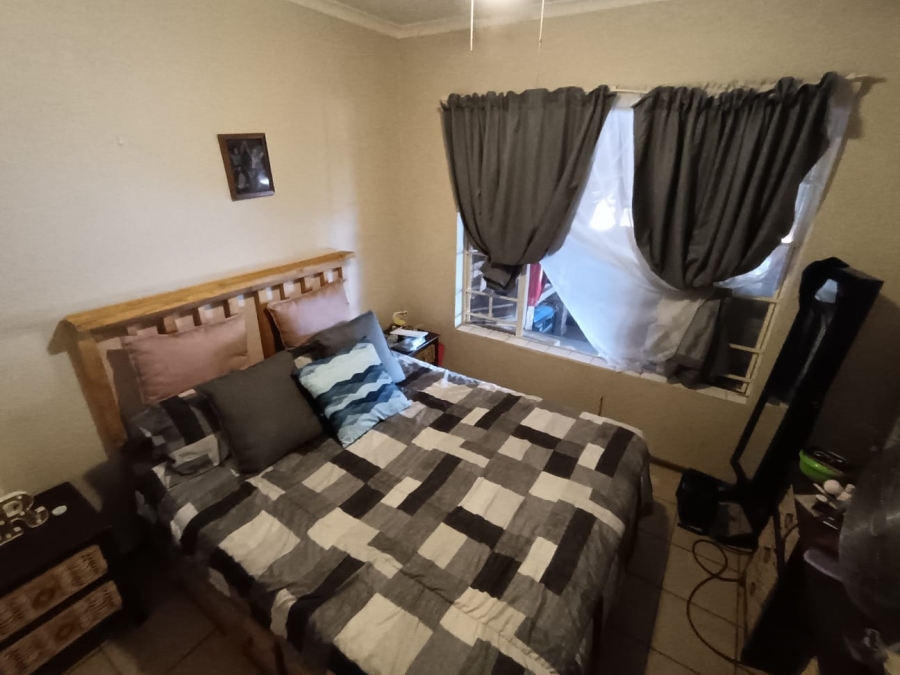 2 Bedroom Property for Sale in Safari Gardens North West